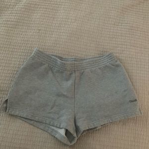Aritzia TNA Cozy Sweatfleece Short